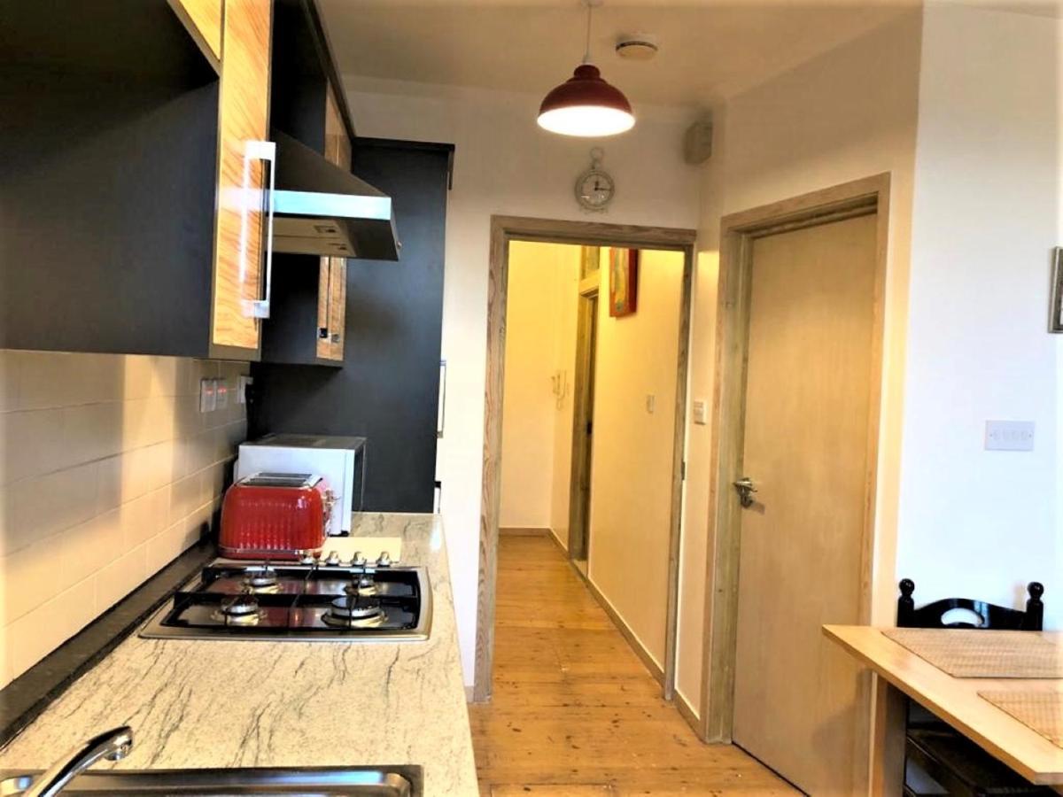 לונדון Splendid 1 Bedroom Flat + Terrace מראה חיצוני תמונה