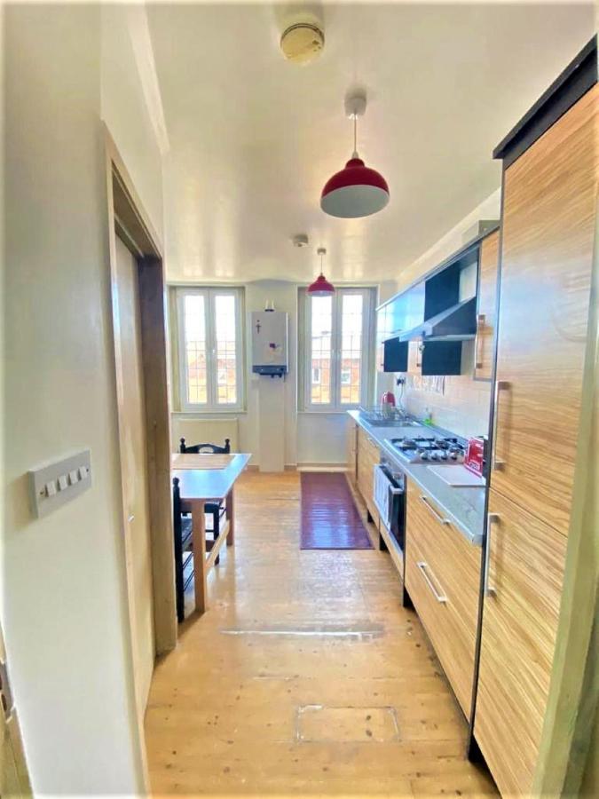 לונדון Splendid 1 Bedroom Flat + Terrace מראה חיצוני תמונה